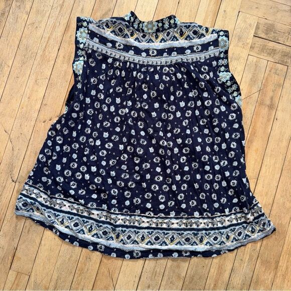 Lucky Brand navy sleeveless sleds top, size large. - Picture 2 of 5